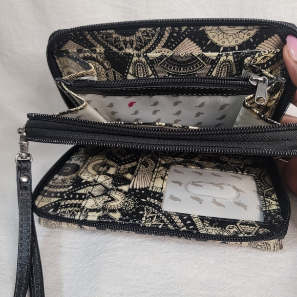 Sakroots Black and Cream Wristlet - Picture 7 of 7